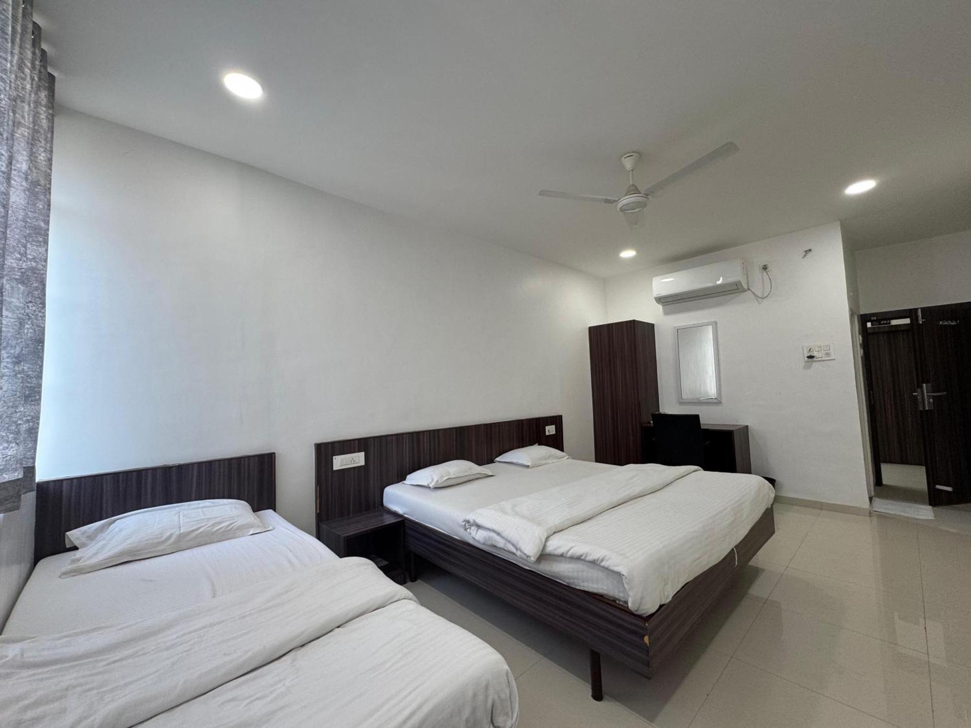 Hotel New Samrat Аурангабад Экстерьер фото